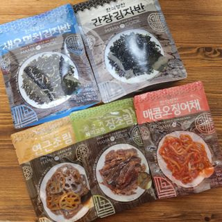 하나마이 [마마쿡] 전 청와대 천상현 셰프의 밑반찬  5종세트(소고기 장조림+연근조림+진미채+간장김자반+새우김자반) — 5점을 준 리뷰어가 2023년 5월 올린 사용 사진