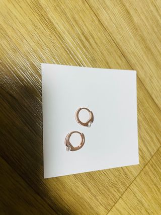 [골드앤디어] 14K 사선 큐빅 원터치 귀걸이_3color — 4점을 준 리뷰어가 2021년 6월 올린 사용 사진