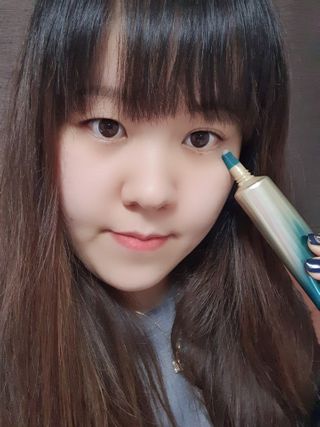 [NEW 탄력유턴 아이크림] AHC 유스 래스팅 리얼 아이크림 포 페이스 — 5점을 준 리뷰어가 2021년 3월 올린 사용 사진
