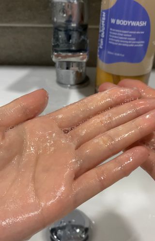 와프랩 운동하는 여성을 위한 더블유 미세먼지 세정 천연유래 약산성 바디워시 — 5점을 준 리뷰어가 2022년 3월 올린 사용 사진