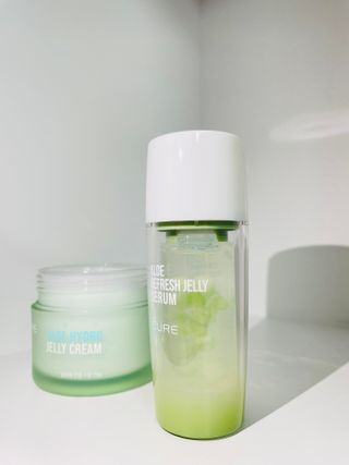 김정문알로에 큐어 큐어 알로에 리프레쉬 젤리 세럼, 큐어 알로에 하이드로 젤리 크림 — 4점을 준 리뷰어가 2021년 2월 올린 사용 사진