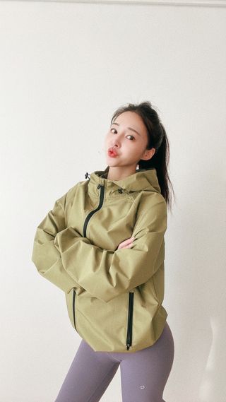 크노텐 후디집업자켓(다이어트땀복) — 5점을 준 리뷰어가 2022년 3월 올린 사용 사진