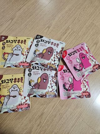 스낵스 와그작후루룩 3종_카카오2봉+아몬드2봉+딸기2봉 (총 6봉) — 5점을 준 리뷰어가 2024년 2월 올린 사용 사진