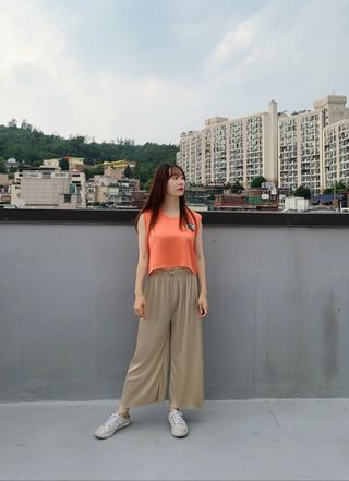 [스테이피플] SILKY SLEEVELESS LOGO TOP — 3.5점을 준 리뷰어가 2022년 6월 올린 사용 사진