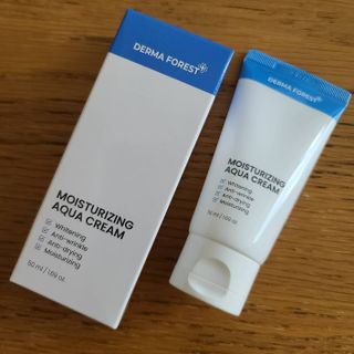 더마포레스트 모이스처라이징 아쿠아크림 / 수분크림 히알루론산 펩타이드 보습 미백 주름개선 — 4.5점을 준 리뷰어가 2021년 6월 올린 사용 사진