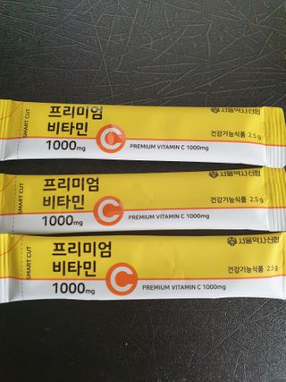 서울약사신협 프리미엄비타민C1000_2.5G x 100포 — 5점을 준 리뷰어가 2021년 1월 올린 사용 사진