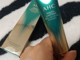 [NEW 탄력유턴 아이크림] AHC 유스 래스팅 리얼 아이크림 포 페이스 — 5점을 준 리뷰어가 2021년 4월 올린 사용 사진