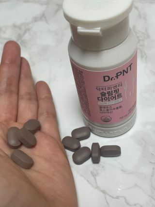 닥터피엔티 [Dr.PNT] 하루 2알로 건강한 다이어트! 한겨울에도 체지방만 쏙~ 슬림핏 다이어트 — 5점을 준 리뷰어가 2023년 3월 올린 사용 사진