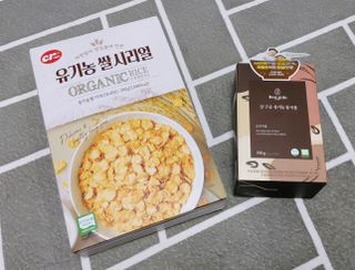 씨알푸드 유기농 쌀 시리얼 390g + 갓 구운 유기농 발아통곡물 150g — 5점을 준 리뷰어가 2021년 12월 올린 사용 사진