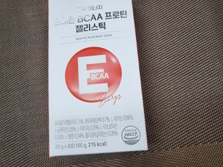 [인디닥터] 타이탄 BCAA 프로틴 젤리스틱 — 4점을 준 리뷰어가 2022년 6월 올린 사용 사진
