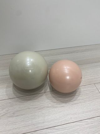 트라택 쿠셔닝 웨이트볼 0.5kg + 1kg SET — 4.5점을 준 리뷰어가 2022년 6월 올린 사용 사진