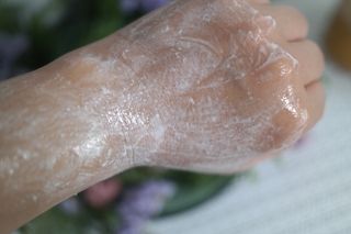 벨먼 내추럴스파 수분광채 스크럽 바디워시 600ml 5종 — 5점을 준 리뷰어가 2022년 5월 올린 사용 사진
