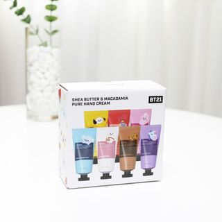 쿤달 BT21 시어버터 앤 마카다미아 퓨어 핸드크림 50ml 7구 기프트 세트 — 5점을 준 리뷰어가 2021년 3월 올린 사용 사진