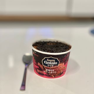 롯데제과 본젤라또 비스킷&바닐라카라멜바, 본젤라또 베리쇼콜라컵 — 5점을 준 리뷰어가 2021년 11월 올린 사용 사진