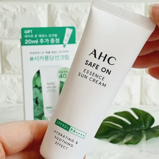 [AHC] 세이프온 에센스 선크림 올리브영 스페셜 증정 기획세트 — 5점을 준 리뷰어가 2022년 6월 올린 사용 사진