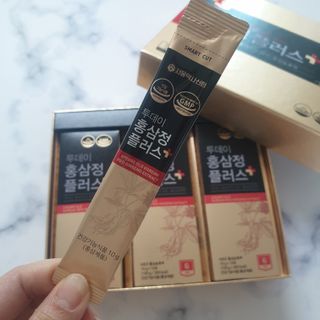 서울약사신협_투데이홍삼정플러스스틱_10g x 30포 — 5점을 준 리뷰어가 2021년 6월 올린 사용 사진