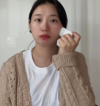 부쉬맨 워터프루프 서핑 선스틱 16g SPF50+ PA++++ — 5점을 준 리뷰어가 2023년 4월 올린 사용 사진