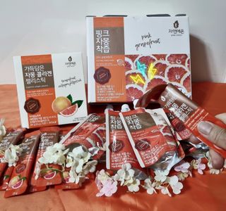 자연에온 핑크 자몽 착즙 100mL 10개입 1BOX +가 득담은 자몽 콜라겐 젤리스틱 1BOX — 5점을 준 리뷰어가 2021년 7월 올린 사용 사진