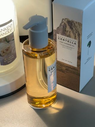스킨1004 [SKIN1004] 마다가스카르 센텔라 라이트 클렌징 오일 200ml — 5점을 준 리뷰어가 2024년 7월 올린 사용 사진