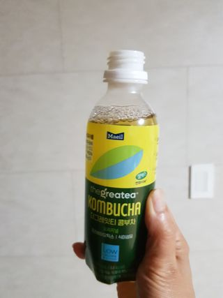 더그레잇티 콤부차 [매일유업] 더그레잇티 44kcal 콤부차 300ml *12개입 (오리지널 6개+베리리치 6개) — 5점을 준 리뷰어가 2023년 7월 올린 사용 사진