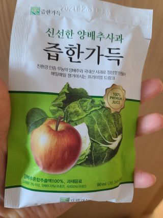 즙한가득 양배추사과즙/석류즙 30포, 선물박스 택1 — 5점을 준 리뷰어가 2022년 1월 올린 사용 사진