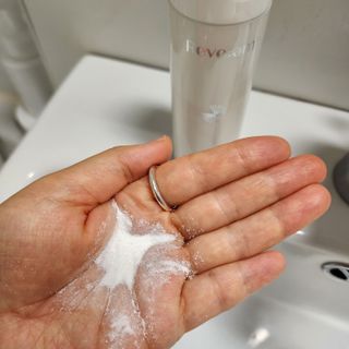 나우 [리브엠] 화해 1등 클렌징 파우더! 모공&피지 말끔순삭 — 5점을 준 리뷰어가 2023년 8월 올린 사용 사진