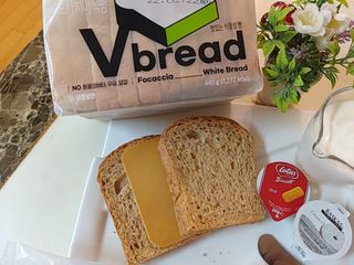 롯데제과 Vbread 포카치아식빵1개 + 미니식빵 1개 + 머핀 2개 세트 — 5점을 준 리뷰어가 2021년 9월 올린 사용 사진