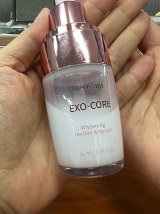 나우 [리브엠] 123억개 엑소좀으로 채운 눈부신 광채, 엑소코어 화이트닝 텐션 앰플 — 5점을 준 리뷰어가 2023년 5월 올린 사용 사진