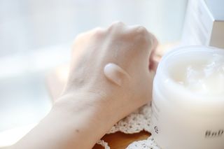 비엔디 2NOW[한글]BnD 바디 주름개선 엉덩이크림 — 5점을 준 리뷰어가 2025년 3월 올린 사용 사진