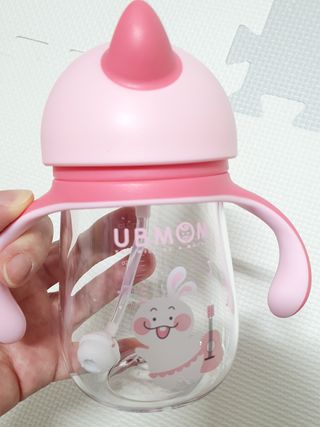 유비맘 트라이탄 코니빨대컵_컬러 랜덤 발송 — 5점을 준 리뷰어가 2020년 12월 올린 사용 사진