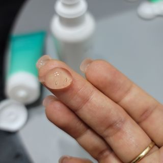 김정문알로에 큐어 큐어 맥시 알로에베라 겔 크림 — 5점을 준 리뷰어가 2021년 4월 올린 사용 사진