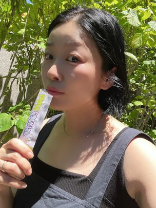 [1박스 구매평] 휘티부스터 데일리 샤인 스틱 선&브라이트닝 케어 이너뷰티 — 5점을 준 리뷰어가 2025년 7월 올린 사용 사진