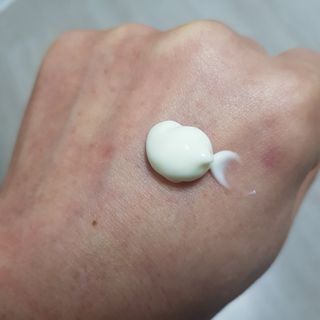 mom e 맘이 내추럴 베이비 케어 샴푸앤바스+로션 — 5점을 준 리뷰어가 2021년 1월 올린 사용 사진