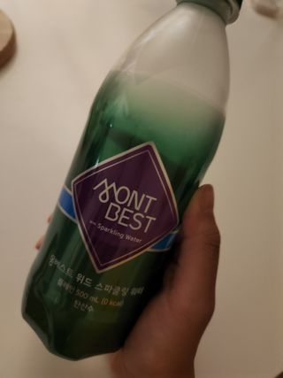 몽베스트 Montbest with Sparkling water Plain 20병 — 5점을 준 리뷰어가 2022년 8월 올린 사용 사진