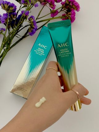 [NEW 탄력유턴 아이크림] AHC 유스 래스팅 리얼 아이크림 포 페이스 — 5점을 준 리뷰어가 2021년 3월 올린 사용 사진