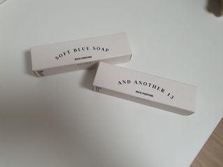 멈칫(MUMCHIT) 넥퍼퓸 NECKPERFUME 2가지 향 — 5점을 준 리뷰어가 2021년 11월 올린 사용 사진