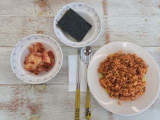 한성기업 무볼레 왕건더기 볶음밥 묵은지삼겹살 — 5점을 준 리뷰어가 2021년 10월 올린 사용 사진