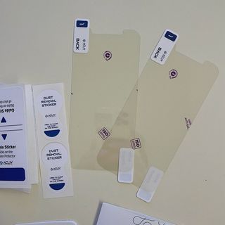 아클리브 Premium 항균 항바이러스 액정 보호필름(iPhone) — 5점을 준 리뷰어가 2022년 1월 올린 사용 사진