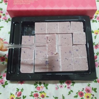 카카오 본연의 색을 간직하고있는 루비초콜릿과 블루베리의 만남, 카카올라 루비베리요거트생초콜릿 — 5점을 준 리뷰어가 2021년 10월 올린 사용 사진