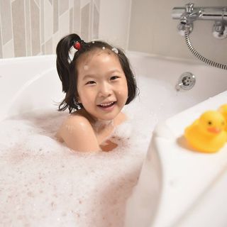버블데이 아로마/과일 거품 입욕제 — 4점을 준 리뷰어가 2021년 7월 올린 사용 사진