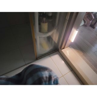 아카라 어두울 때만 켜지는 스마트 무선 센서등 — 3점을 준 리뷰어가 2021년 10월 올린 사용 사진