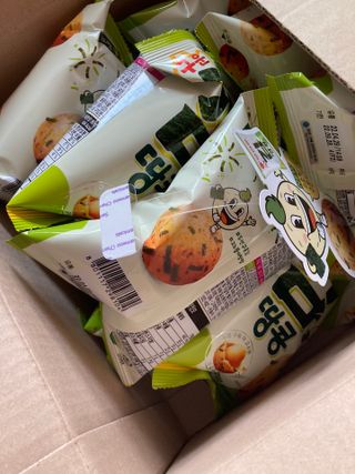 오리온 오징어땅콩의 짭짤고소 신제품, 구운김땅콩 — 5점을 준 리뷰어가 2022년 5월 올린 사용 사진