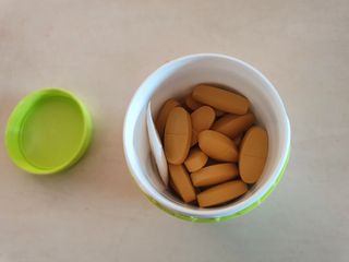 Swisse 스위스 고함량 밀크씨슬 35,000mg 60정 — 5점을 준 리뷰어가 2021년 11월 올린 사용 사진