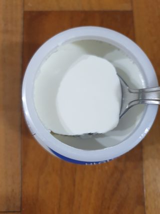 매일바이오 그릭요거트 오리지널 플레인 4개, 로스터리 커피믹스 4개 — 5점을 준 리뷰어가 2021년 12월 올린 사용 사진