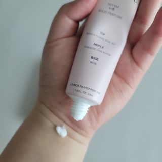 러브모아 향수 고체향수 승무원 고체향수 바르는 향수 니치향수 도손 우드세이지 앤 씨솔트 — 5점을 준 리뷰어가 2022년 11월 올린 사용 사진