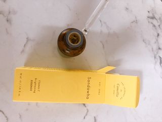 스킨큐어 산다화 비타민c 화이트닝 에센스 30ml — 4.5점을 준 리뷰어가 2022년 3월 올린 사용 사진