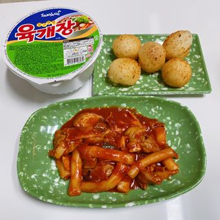 한성기업 무볼레 닭떡볶이+해물떡볶이 2종 세트 — 2점을 준 리뷰어가 2021년 10월 올린 사용 사진