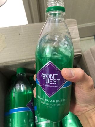 몽베스트 Montbest with Sparkling water Plain 20병 — 4점을 준 리뷰어가 2021년 10월 올린 사용 사진