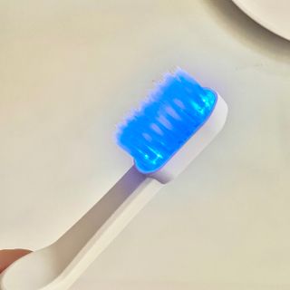 트로마츠 심플 미세전류 칫솔 — 5점을 준 리뷰어가 2022년 5월 올린 사용 사진
