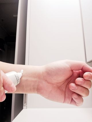 러브모아 향수 고체향수 승무원 고체향수 바르는 향수 니치향수 도손 우드세이지 앤 씨솔트 — 5점을 준 리뷰어가 2022년 9월 올린 사용 사진